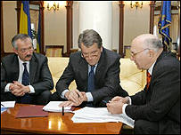 Панове Ющенко, Стельмах, Пинзеник