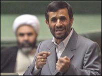 Preşedintele Ahmadinejad la prezentarea bugetului în Parlament
