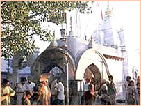 Naina Devi tapınağı