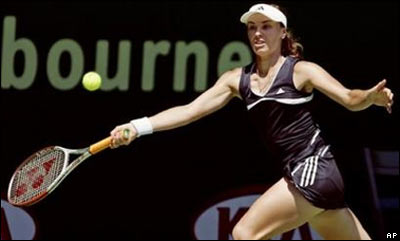 هينگيس پس از سه سال غيبت به دنيای تنيس برگشته است