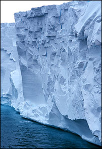 قفسه يخی در قطب جنوب، عکس از NOAA
