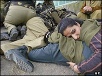 مردم و سربازان در سری ناگار