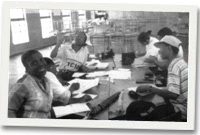 Trafod effeithiau HIV / AIDS gyda thrigolion Botswana