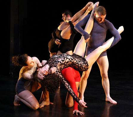By Singing Light by Stephen Petronio. Photo: Roy Campbell-Moore