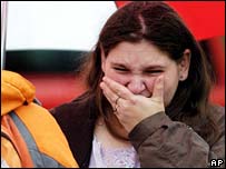 بستگان معدنچيان در انتظاری سخت