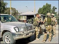 خودرو مورد حمله قرار گرفته