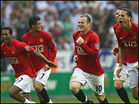 Các sao MU ăn mừng