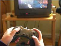 Televizyona yansıtılan bilgisayar oyunu
