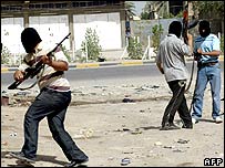 Các tay súng chống lại chính phủ ở Basra ngày 26.03.08