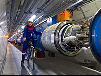 کوبنده بزرگ ذرات هادرون