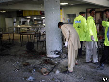 موقع تفجير انتحاري سابق في الجامعة الإسلامية بإسلام آباد (20/10/2009)