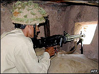 Keşmir'de Pakistan askeri