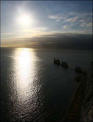 怀特岛西端的Needles是该岛的标志。以前三座岩石之间还耸立着一座针状岩石，但在1764年倒塌，不过地名却保留了下来。