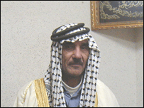 صالح عمر خطیب کی عمر ستر سال ہے۔ 