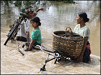 Một cảnh lụt lội gần Mandalay, Miến Điện