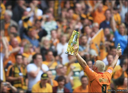Dean Windass celebrates Hull's promotion to the Premier League