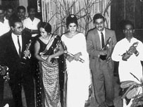 Gamini in awards ceremony