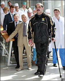 Юнус-Бек Евкуров прощается с врачами