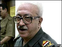 Tariq Aziz, vice de Saddam, foi visto em uma prisão perto de Bagdá
