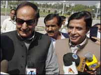 پرویز الٰہی اور شجاعت حسین: فائل فوٹو