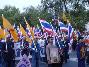 Mang hình nhà Vua Thái