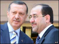 O primeiro-ministro da Turquia, Recep Tayyip Erdogan, e o primeiro-ministro do Iraque, Nouri Al-Maliki