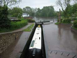 boat in lapworthlock