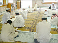 طلاب در مسجد