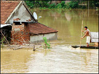 Lũ lụt tại Việt Nam (ảnh VietnamNet)