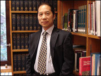 在牛津大学研究慈善事业运作的徐彤武