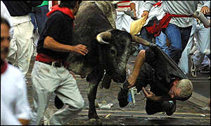 Od 20. let Hemingwayova století zahynulo při fiestě už třináct odvážlivců.