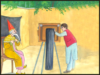 پرده دار در حال گرفتن عکس