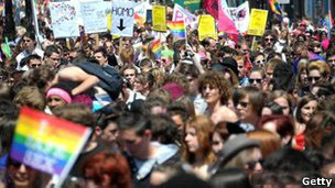 گے تنظیموں کا احتجاج