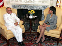 پرنب مکھرجی کونڈولیزا رائس کے ساتھ