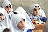 دانش آموزان مدرسه 