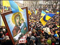 Demonstrace na podporu Juščenka ve Lvově