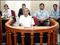 Kaing Guek Eav tức Duch trước tòa