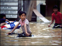 Popovodňové záběry z Indonésie