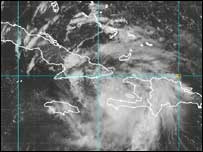 Foto do satélite GOES mostrando a tempestade tropical Fay