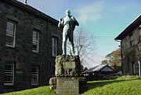 Cerflun Hedd Wyn, Trawsfynydd