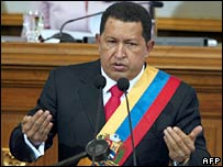 Chávez disse que expulsaria estrangeiros que criticassem seu governo