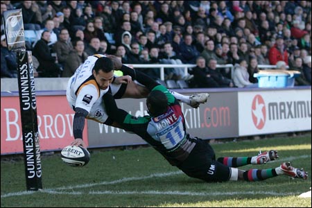 Rico Gear scores a try