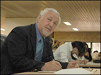 ابراهيم يزدی، دبيرکل نهضت آزادی قبلا استعفا يا برکناری اعضای شورای نگهبان را به عنوان پيش شرط حضور در انتخابات مطرح کرده بود