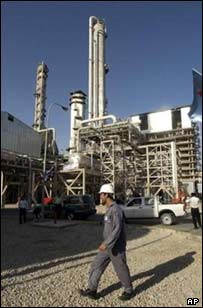 تاسیسات نفتی