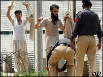 طلاب خارج شده از مسجد