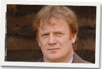 Mark Lewis Jones (Llun: S4C)