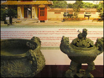 Một triển lãm cổ vật ở Huế