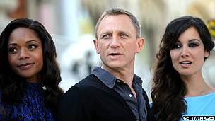 Джеймс Бонд в новом фильме хлебнет пивка