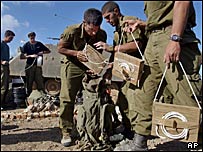 Gazze Şeridi'nde operasyon yapan İsrail askerleri