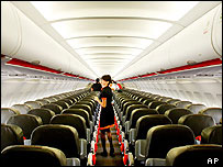 विमान के अंदर का नज़ारा
